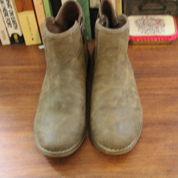 Rocket Dog Slip On Boots - Picture 7 of 8